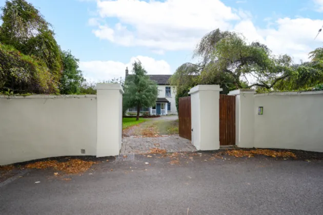 Photo of Ballintemple House, 2 Barringtons Avenue, Blackrock Road, Cork, T12R9W0