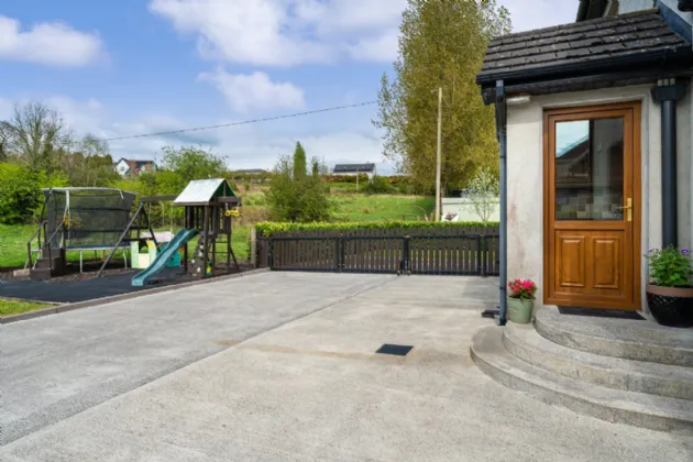 Photo of Drummoney, Virginia, Co.Cavan, A82 PX27