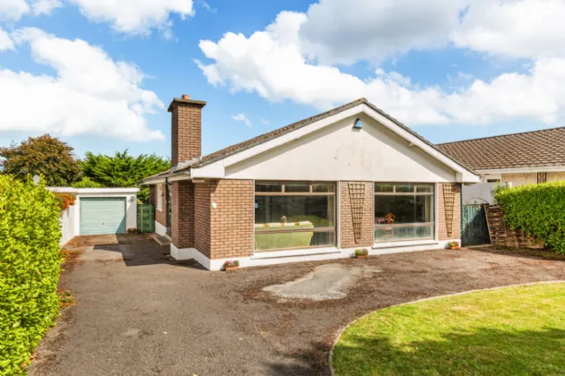 Photo of 6 Joyce Avenue, Foxrock, Dublin 18, D18 K3V7