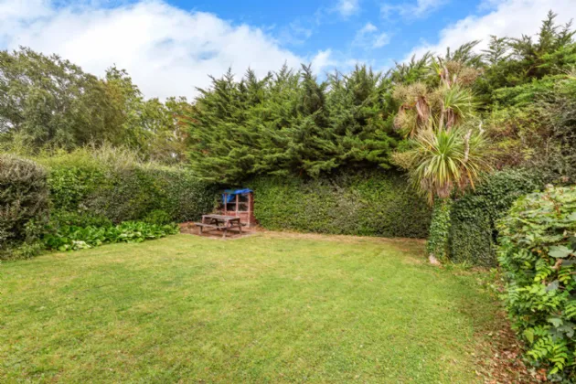 Photo of 6 Joyce Avenue, Foxrock, Dublin 18, D18 K3V7