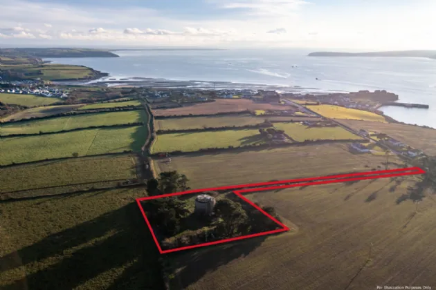 Photo of The Round Tower, Duncannon, Co. Wexford, Y34N765