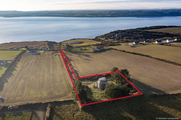 Photo of The Round Tower, Duncannon, Co. Wexford, Y34N765