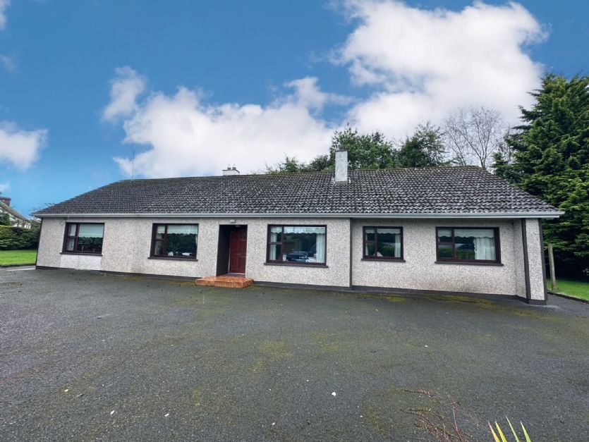 Bungalow for Sale in Scottstown Clontybunnia,, Scotstown, Sherry
