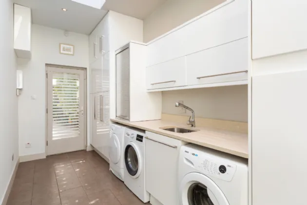 Photo of 142 Merrion Road, Ballsbridge, Dublin 4, D04 H6W4