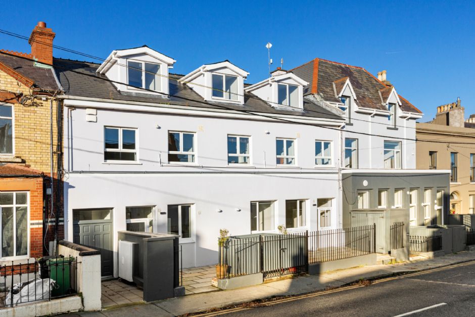 Investment for Sale in Blackrock 2733 Carysfort Avenue Sherry