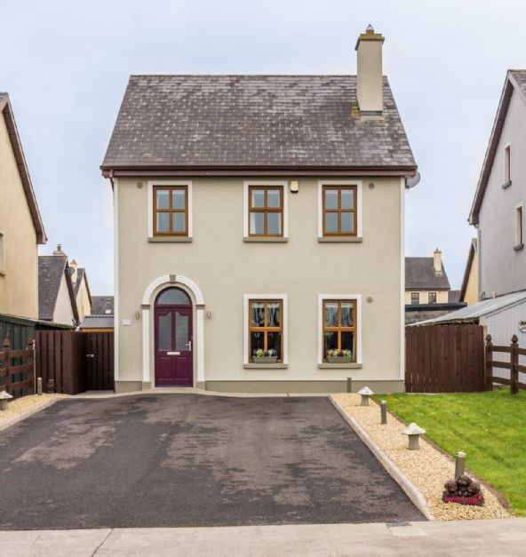 House for Sale in Strokestown 19 Scramogue Manor, Scramogue Sherry