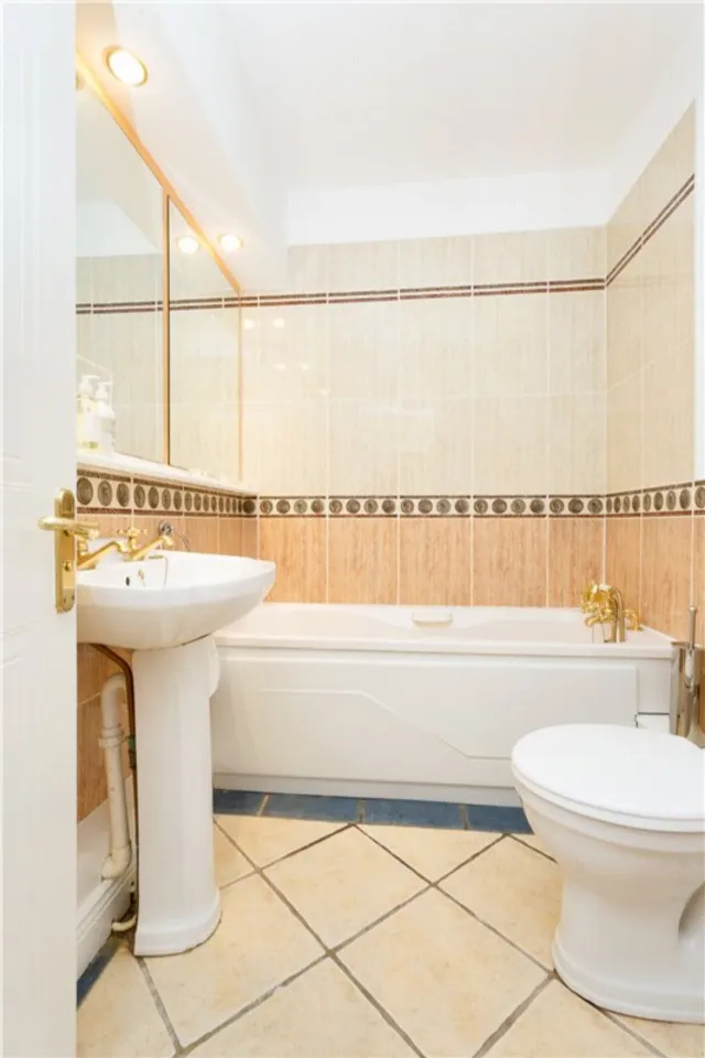 Photo of 213 Galloping Green, Blackrock, Co. Dublin