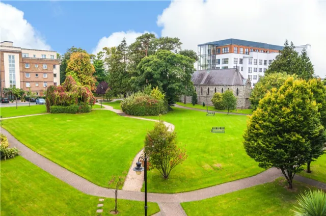 Photo of 213 Galloping Green, Blackrock, Co. Dublin