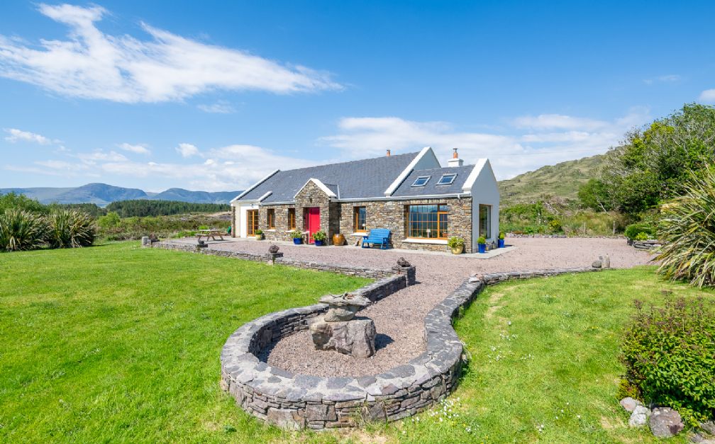 House for Sale in Sneem Suaimhneas, Direenaclaurig Sherry FitzGerald