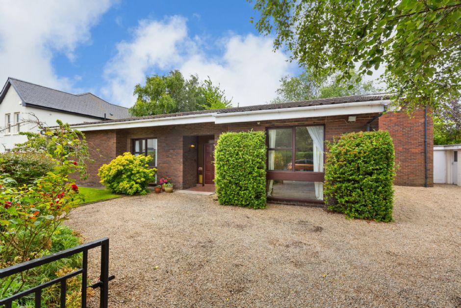 Bungalow for Sale in Sandymount Tinnahinch, St Alban's Park Sherry