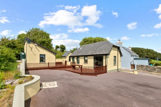 Photo of An Naomhóg, Inchinattin, Rosscarbery, Co Cork, P85 XW11