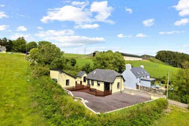 Photo of An Naomhóg, Inchinattin, Rosscarbery, Co Cork, P85 XW11