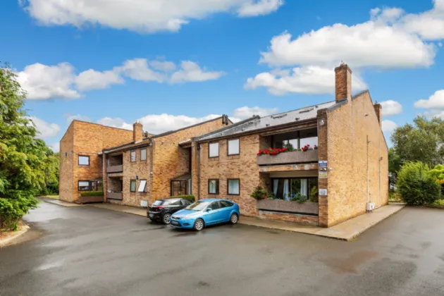 Photo of 11 Denewood, Beechpark Avenue, Castleknock, Dublin 15, D15 EY91