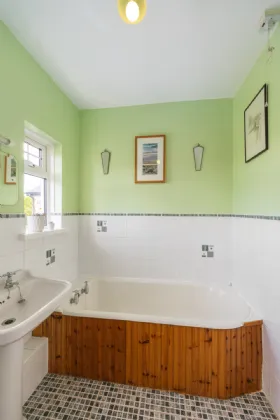 Photo of 27 Oulton Road, Clontarf, Dublin 3, D03 HF78