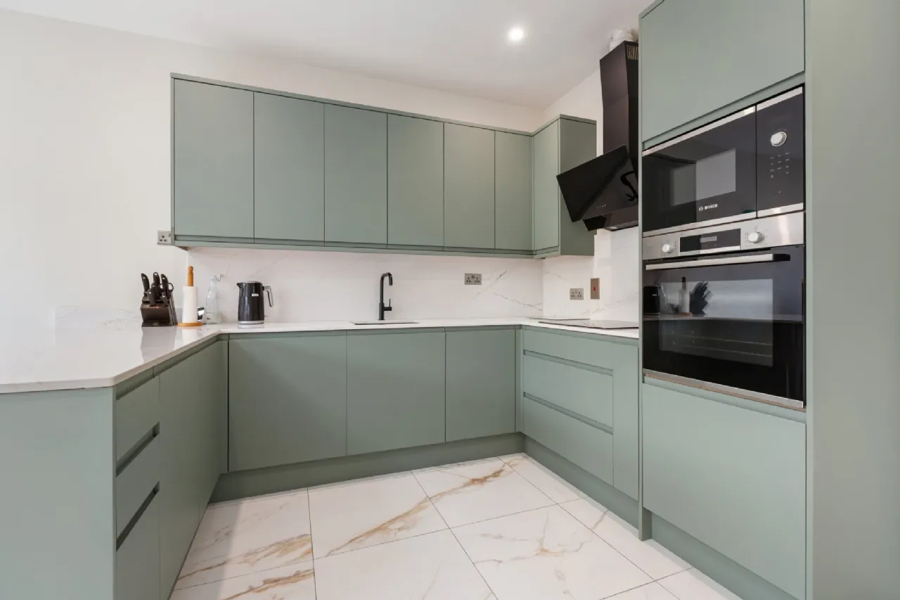 Photo of 33 Ballintyre Downs, Ballinteer, Dublin 16, D16 HW02