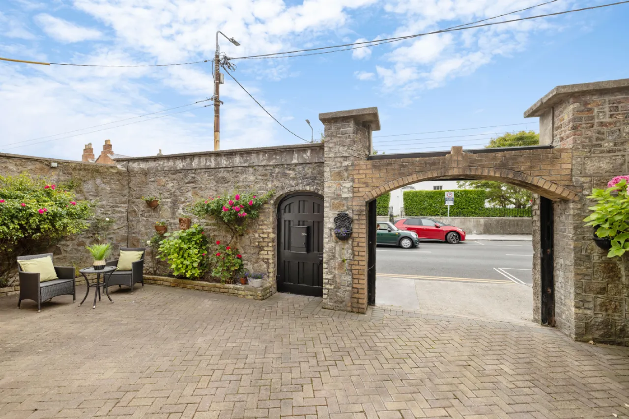 Photo of Longford Lodge, 25 Monkstown Crescent, Monkstown, Co Dublin, A94 C4H5