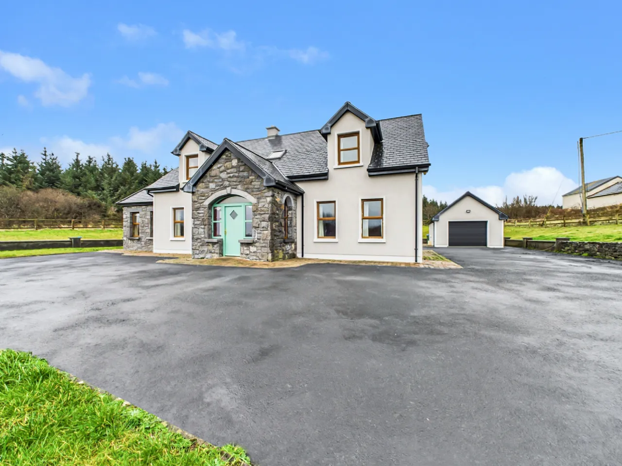 Photo of Kilfenora Road, Lisdoonvarna, Co. Clare, V95 NR71