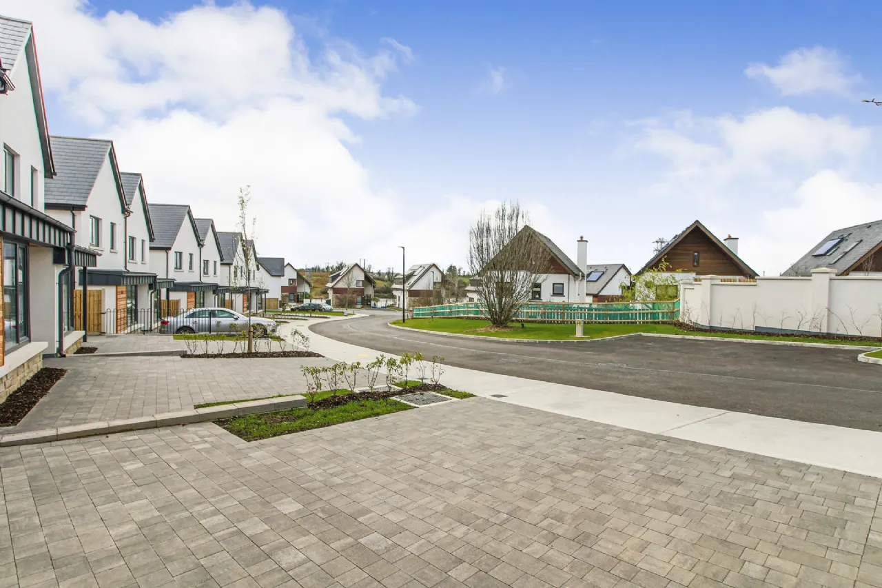 Photo of No. 11 The Crescent, Priors Point, Attirory, Carrick-On-Shannon, Co. Leitrim, N41 T3P8