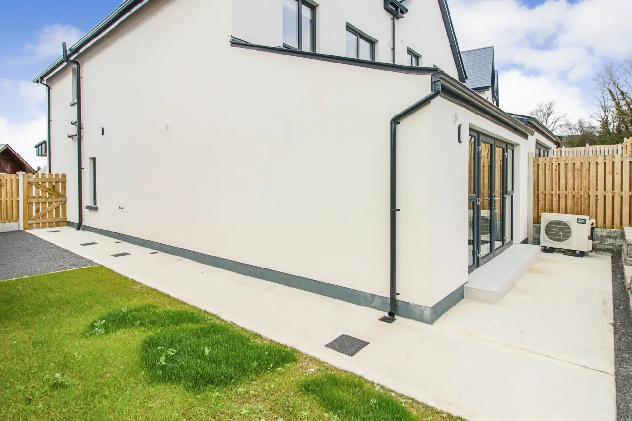 Photo of No. 11 The Crescent, Priors Point, Attirory, Carrick-On-Shannon, Co. Leitrim, N41 T3P8