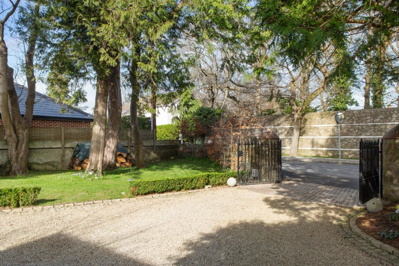 Photo of Coolgreen, Brennanstown Road, Dublin 18, D18C5K3