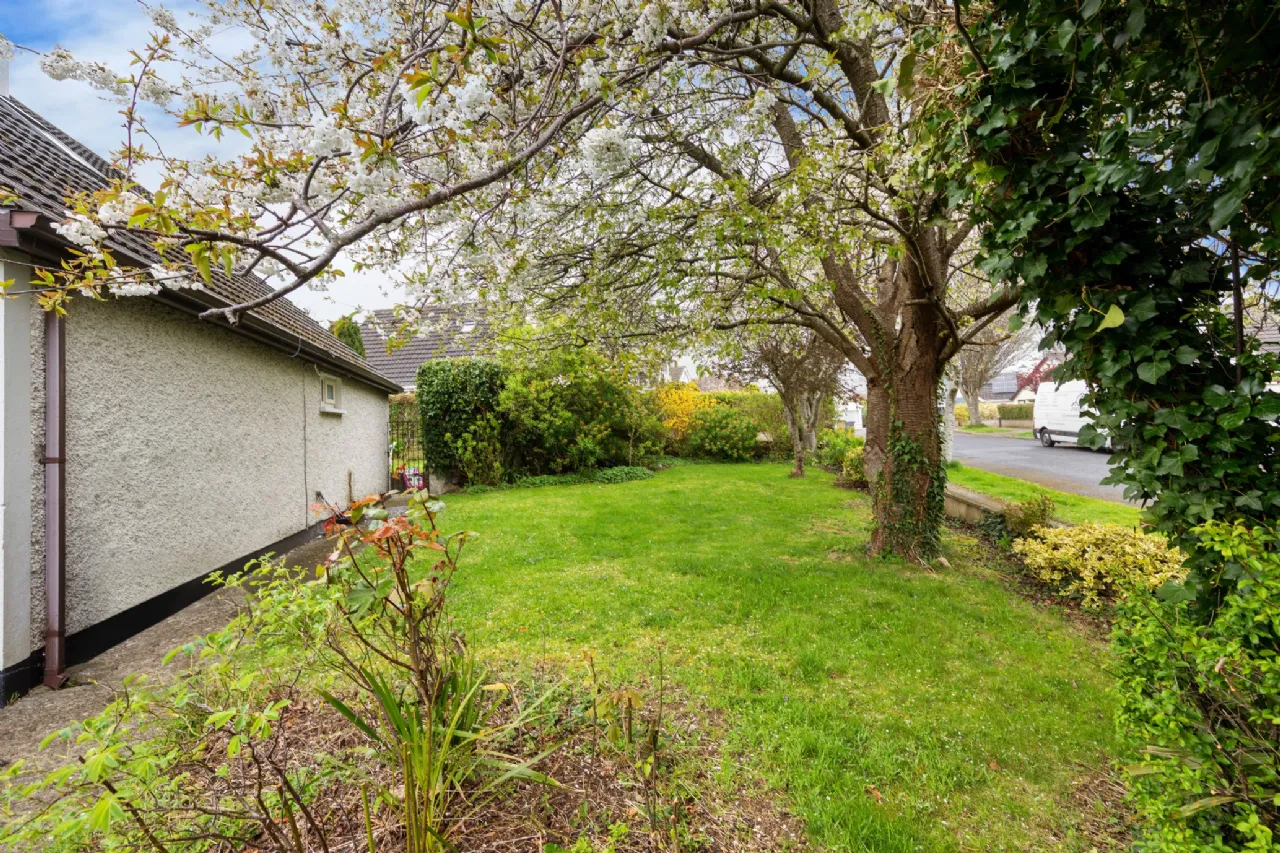 Photo of 18 Glen Lawn Drive, The Park, Cabinteely, Dublin 18, D18E429