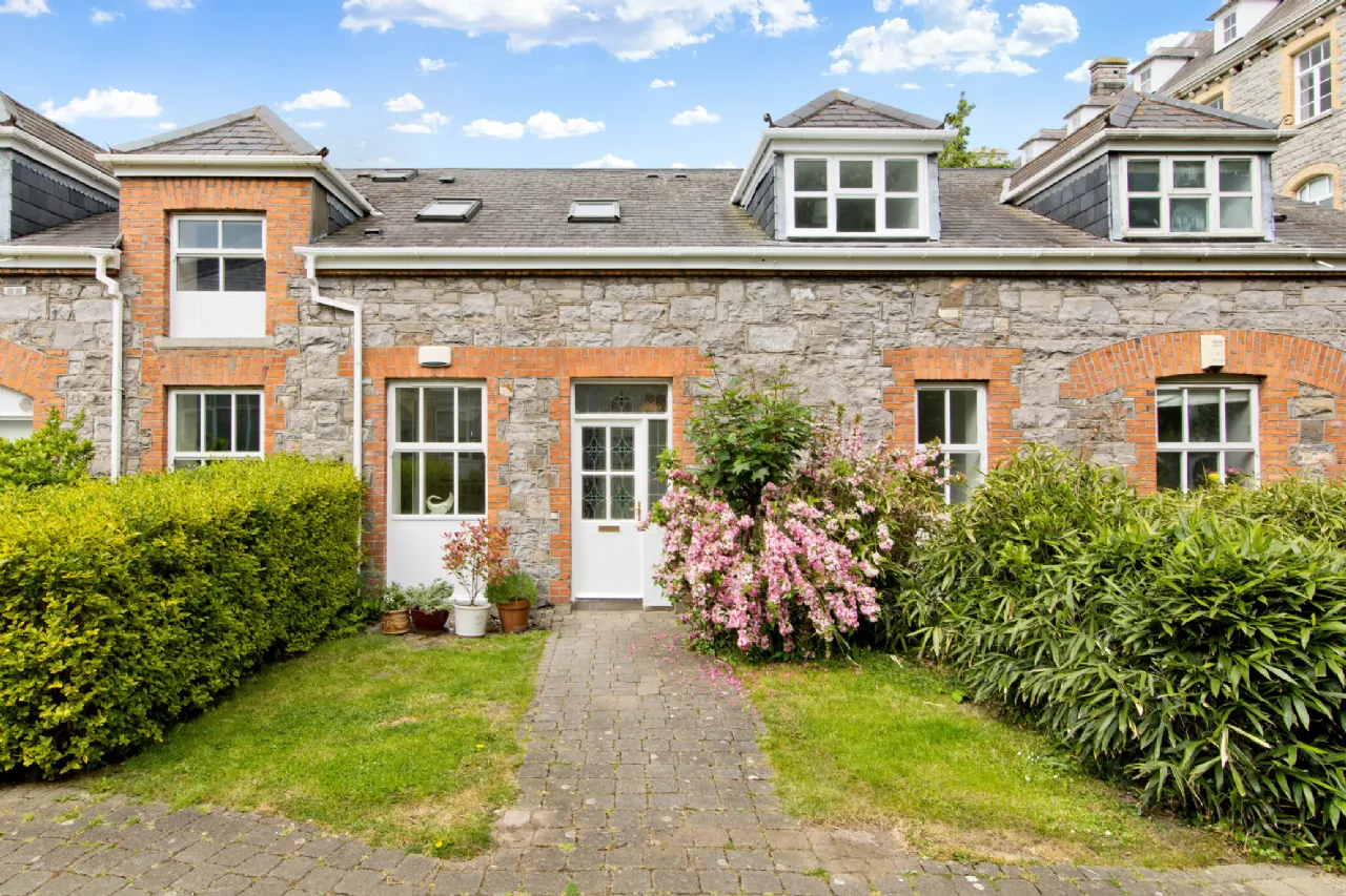 Photo of 6 The Farmyard, Hybreasal, Dublin 8, D08 N5FF