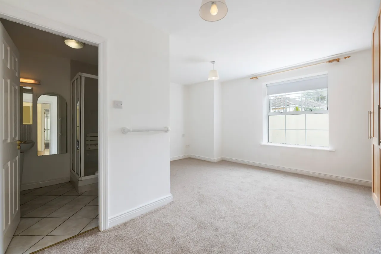 Photo of 15 Maryland House, Shankill, Dublin 18, D18 NF82