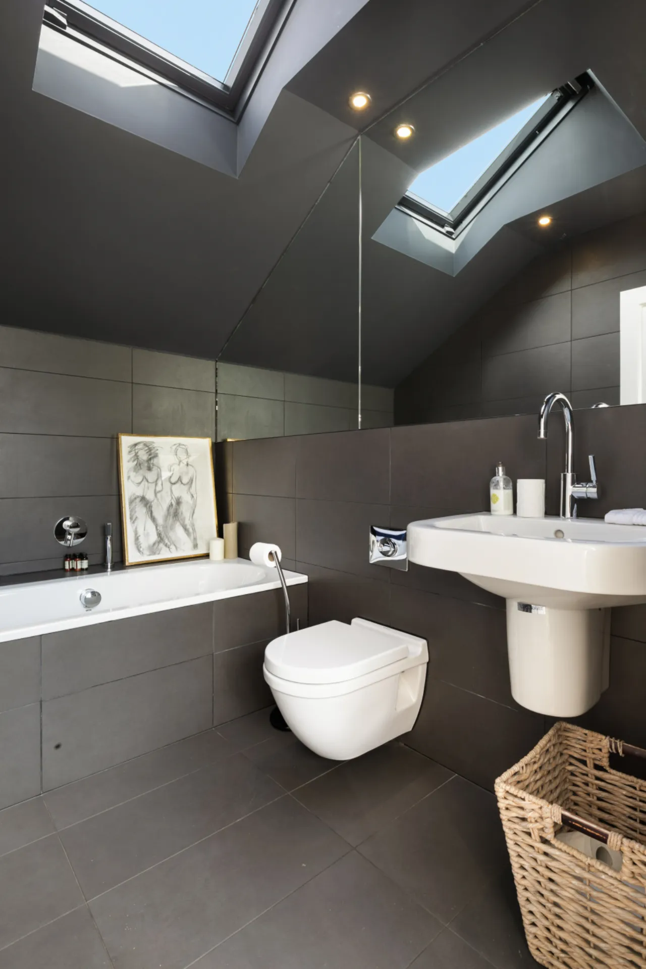 Photo of 56 Heytesbury Lane, Ballsbridge, Dublin 4, D04 W7W1