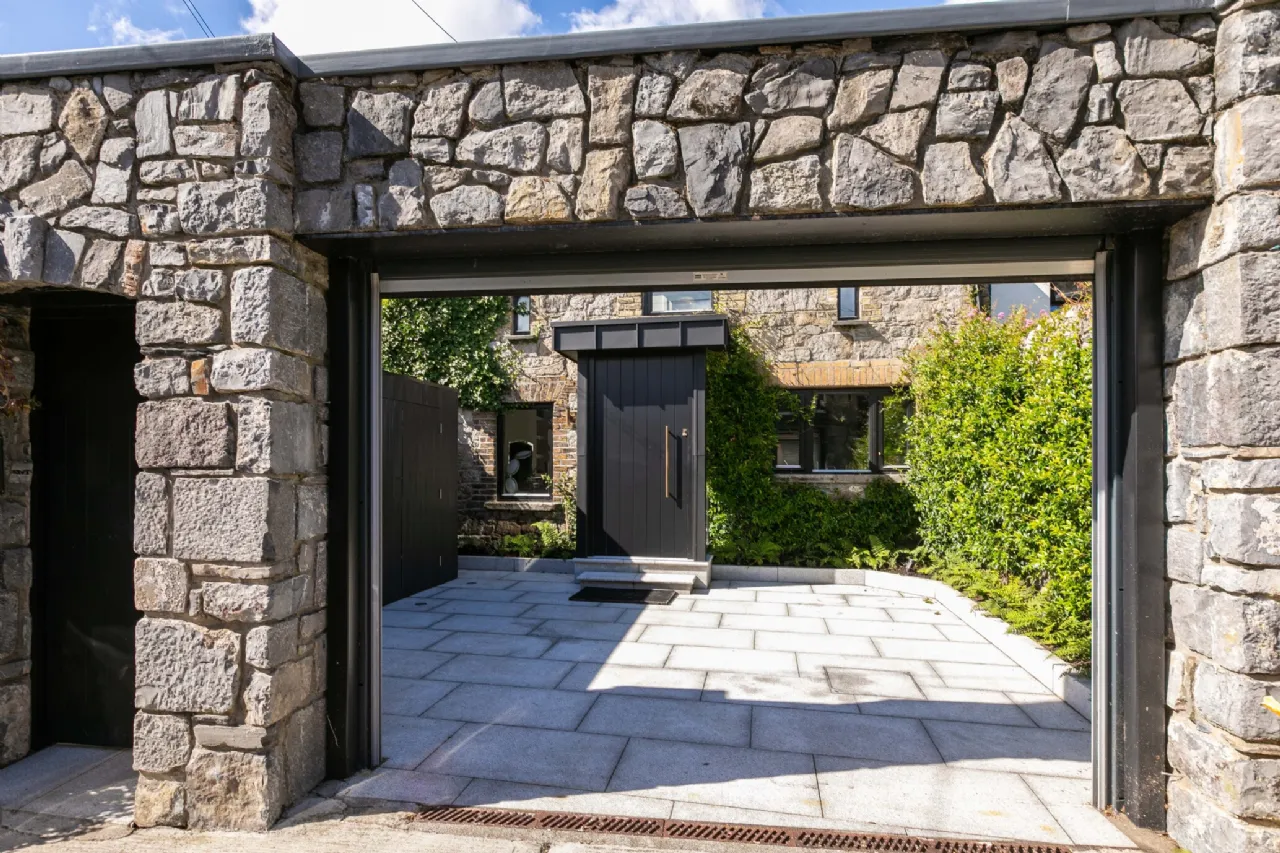 Photo of 56 Heytesbury Lane, Ballsbridge, Dublin 4, D04 W7W1