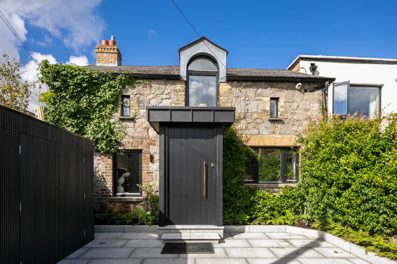 Photo of 56 Heytesbury Lane, Ballsbridge, Dublin 4, D04 W7W1