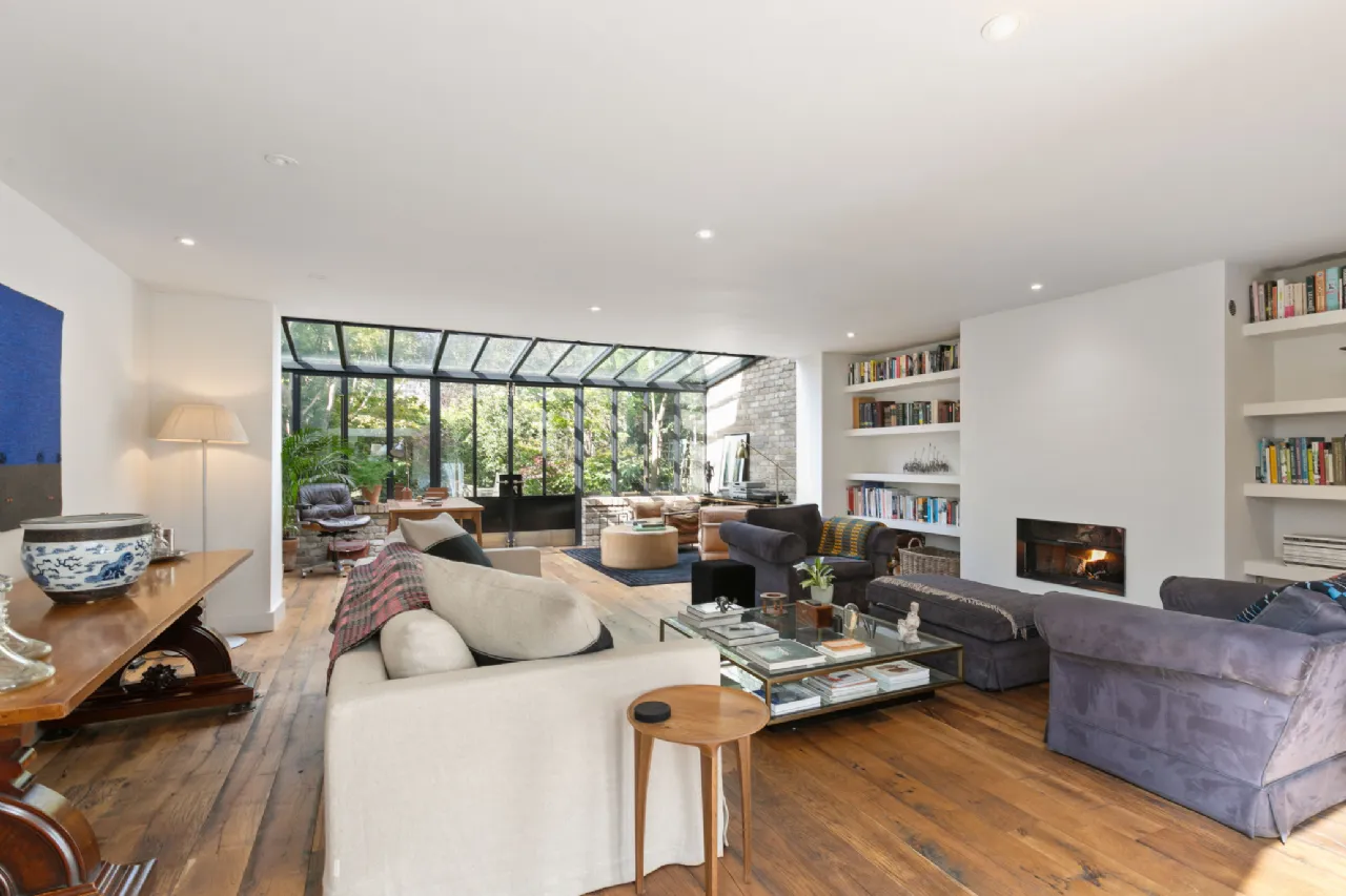 Photo of 56 Heytesbury Lane, Ballsbridge, Dublin 4, D04 W7W1