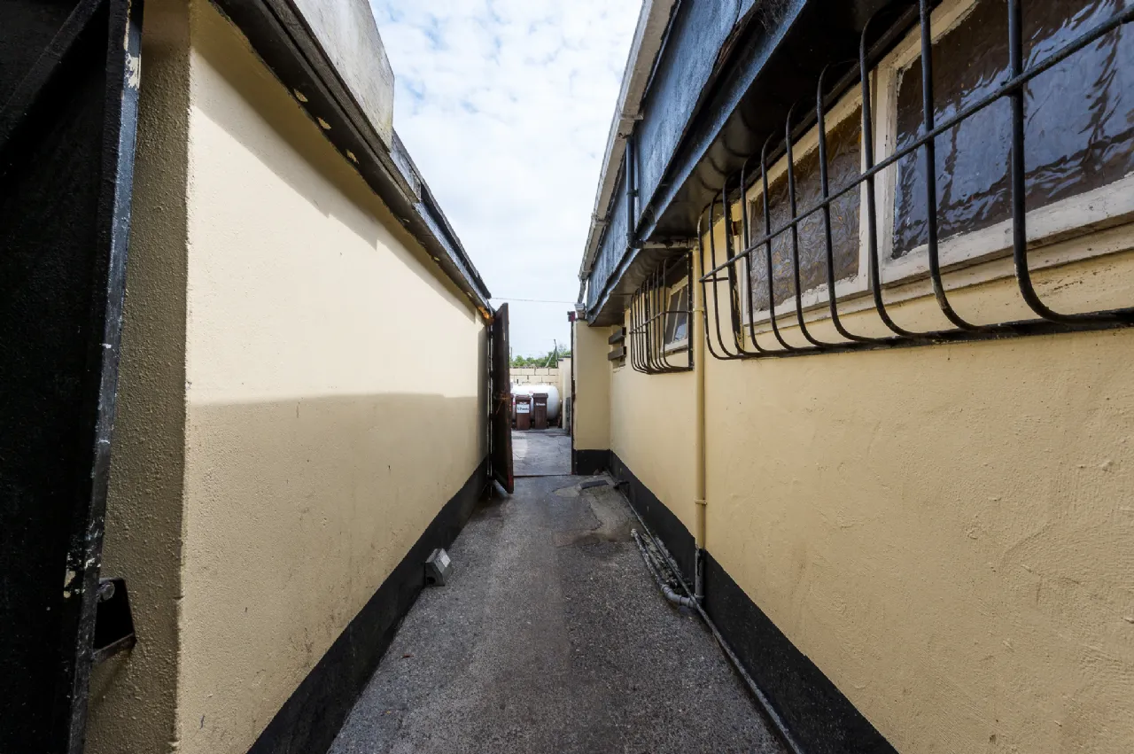 Photo of The Holy Cross Bar & Restaurant, Holycross, Butlerstown, Waterford City, X91HX93