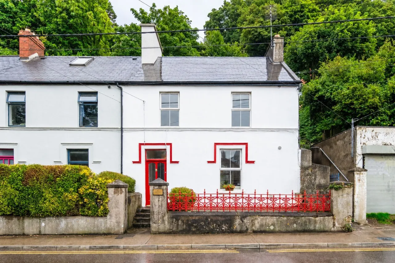Photo of 1 Strawberry Cottages, Lee Road, Sundays Well, Cork, T23K12Y