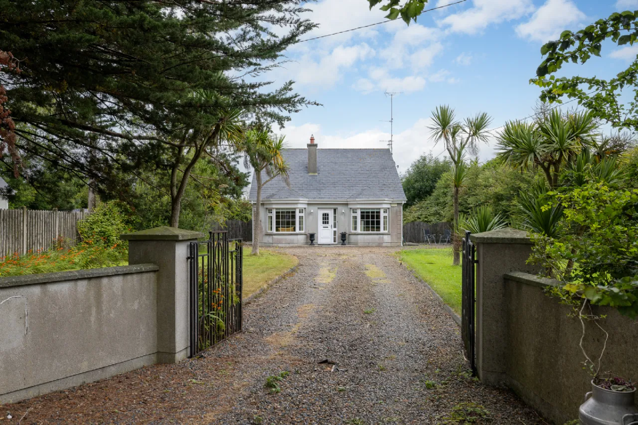 Photo of Mooncliff, Parkannesley Lower, Ballygarret, Gorey, Co. Wexford, Y25N266