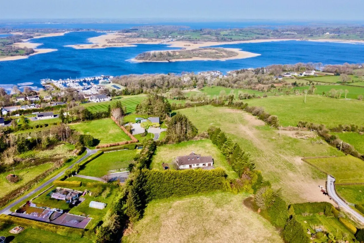 Photo of High Road, Ballykeeran, Athlone, Co. Westmeath, N37 V5W8