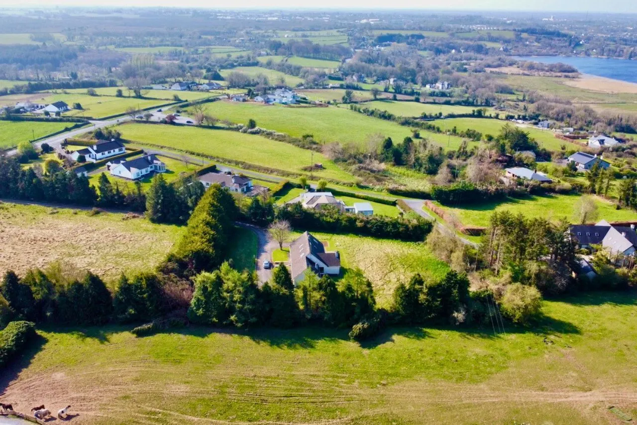 Photo of High Road, Ballykeeran, Athlone, Co. Westmeath, N37 V5W8