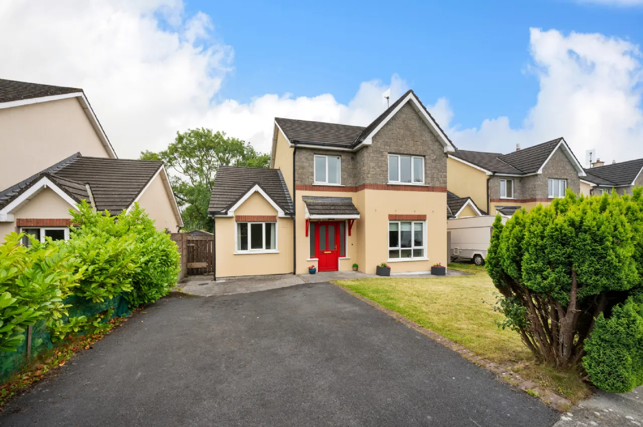 Photo of 52 Cluain Alainn, Hurlers Cross, Shannon, Co. Clare, V14 Y243