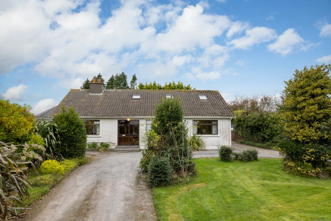 Photo of Clonroche, Clonroche Village, Co Wexford., Y21 X750