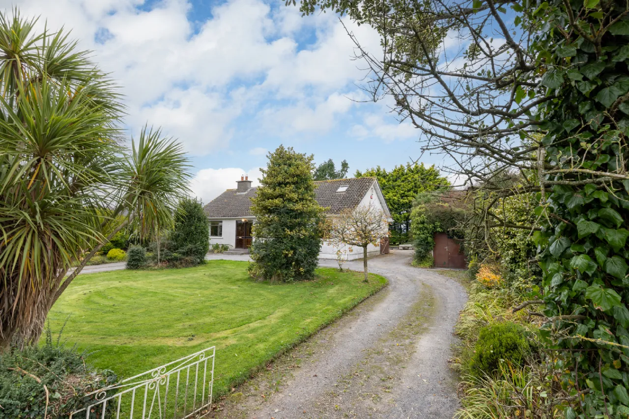 Photo of Clonroche, Clonroche Village, Co Wexford., Y21 X750
