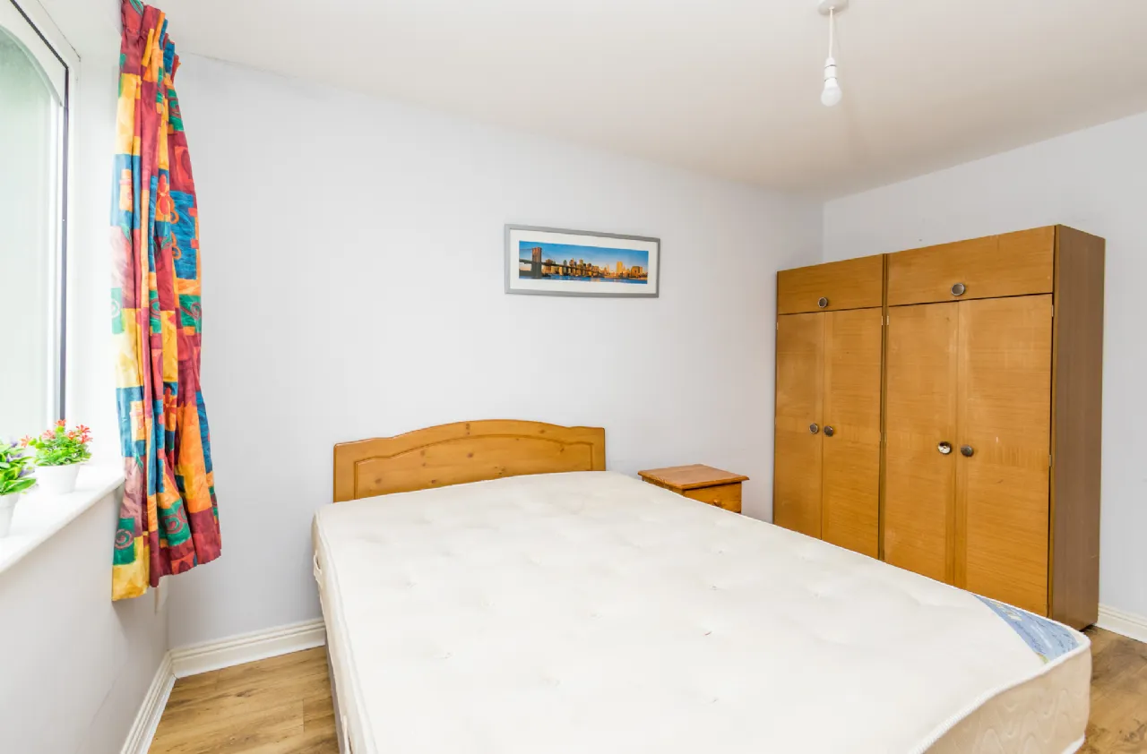 Photo of 5 Bank Gardens, Henry Street, Roscommon, F42F884