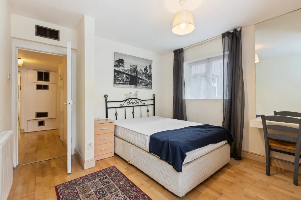 Photo of 21 Melmore House, Eglinton Court, Donnybrook, Dublin 4, D04 PN47