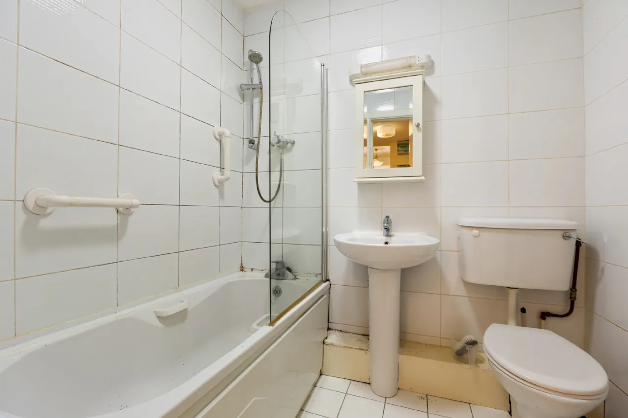 Photo of 21 Melmore House, Eglinton Court, Donnybrook, Dublin 4, D04 PN47