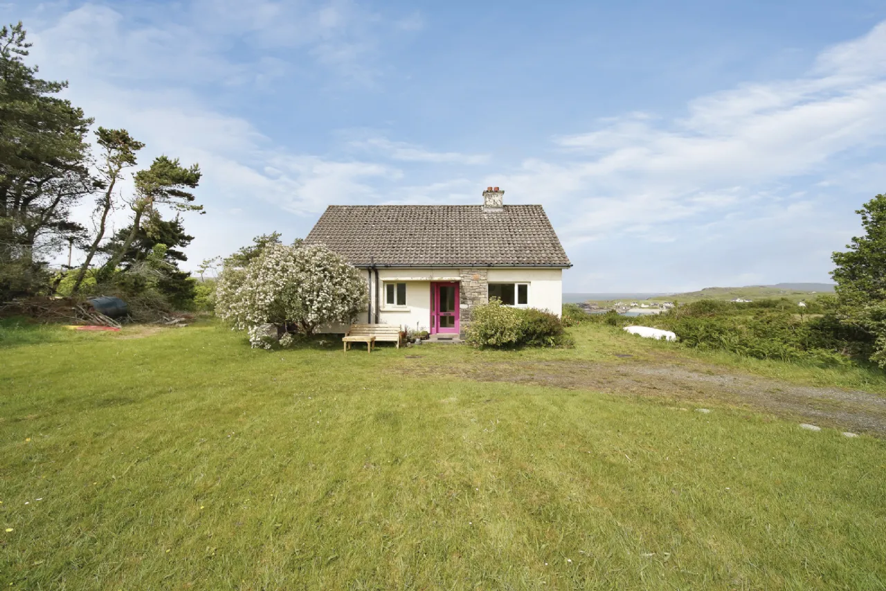 Photo of Cairn Cottage, Rinnaraw, Portnablagh, Co. Donegal, F92X6C1