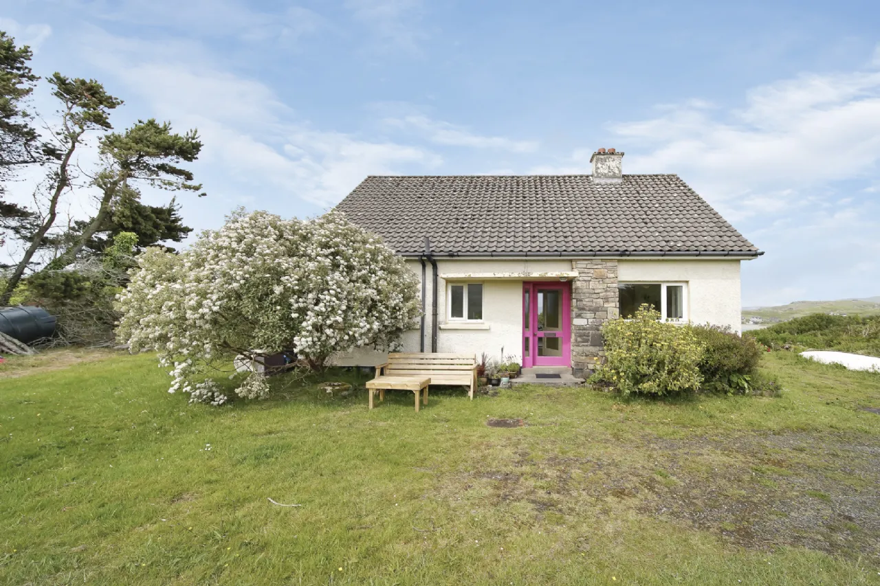 Photo of Cairn Cottage, Rinnaraw, Portnablagh, Co. Donegal, F92X6C1