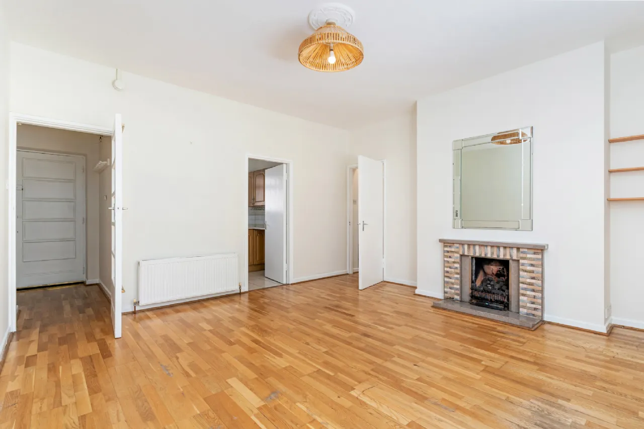 Photo of 102 Cedar House, Mespil Estate, Sussex Road, Dublin 4, D04 WD54