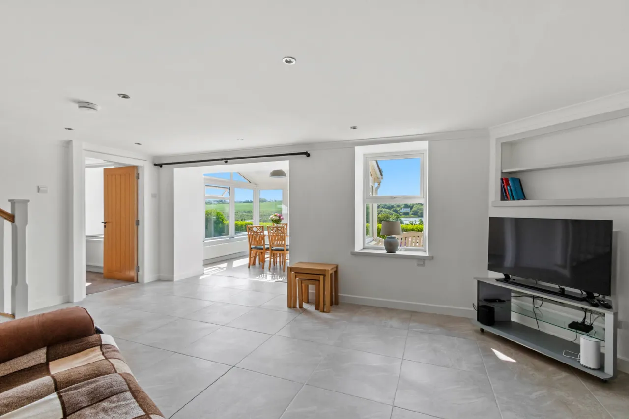 Photo of Estuary Lodge, Church Cross, Skibbereen, Co Cork, P81 H292