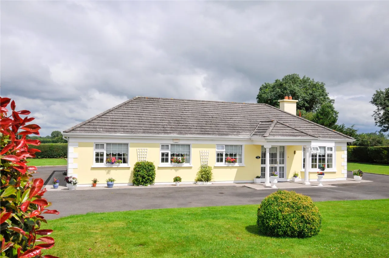 Photo of Farnes House, Rahealty, Thurles, Co. Tipperary, E41 C2P8