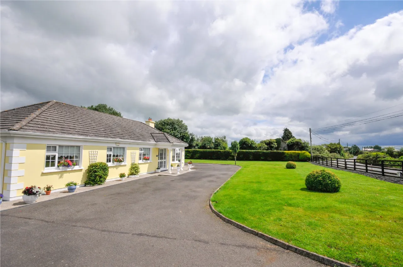 Photo of Farnes House, Rahealty, Thurles, Co. Tipperary, E41 C2P8