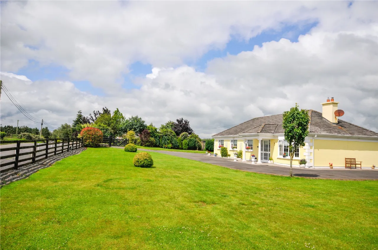 Photo of Farnes House, Rahealty, Thurles, Co. Tipperary, E41 C2P8