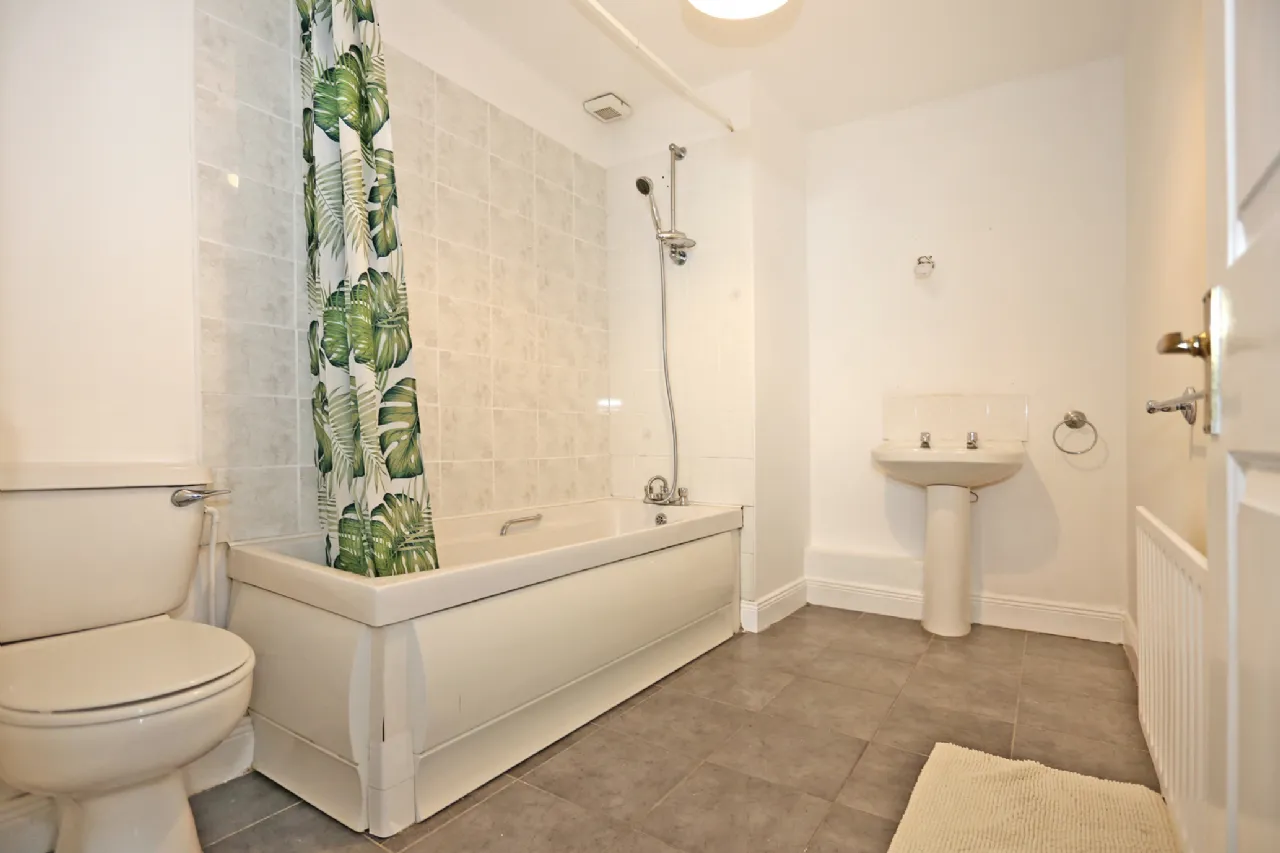 Photo of 6 Castlecourt, Clancy Strand, Limerick, V94 ARY8